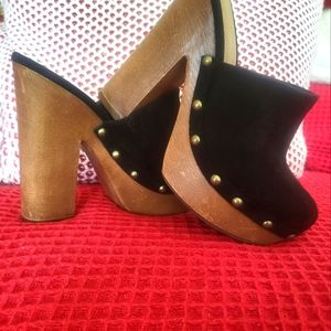Mossimo Black Suede Platform Clog sz 6